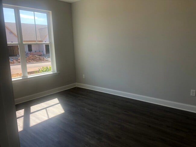 Photo - 7611 Long Shot Ln
