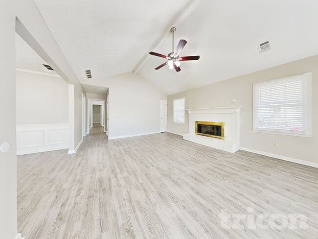 Photo - 2616 Laurel Woods Ln SE