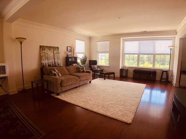 Photo - Beautiful and large 3 BR 2.5 BA townhouse/condo