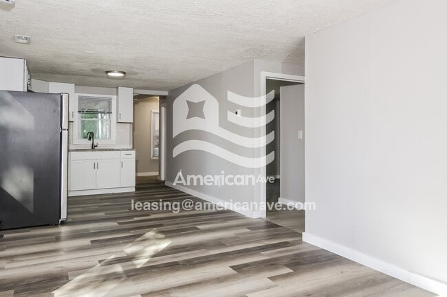 Photo - 2115 Tanner Ave SW