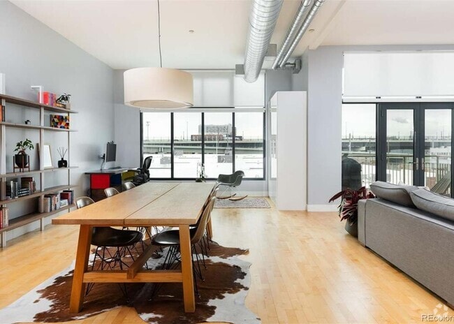 Building Photo - 3100 Huron St Unit 3H Rental