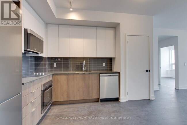 Photo - 2481 Taunton Rd Unité 701