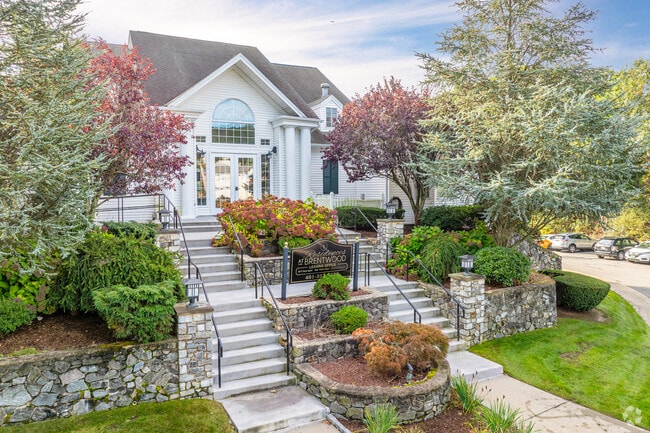 Oficina de arrendamiento / Edificio principal - ReNew North Providence