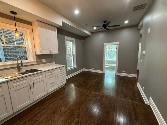 3310 W Le Moyne St