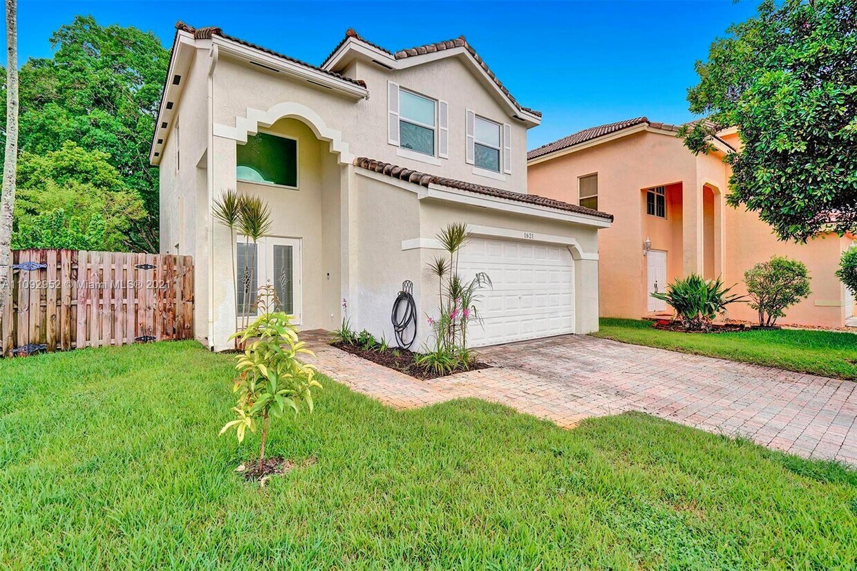 Photo - 1621 SW 102nd Ave (Pembroke Pines, FL)