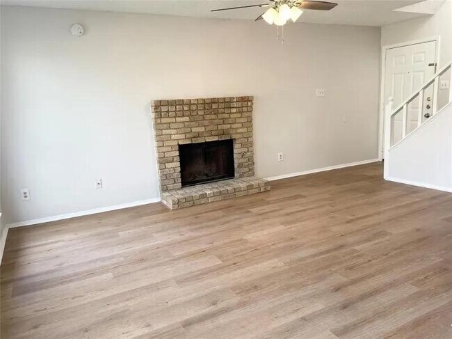 Photo - 12136 Thompkins Dr