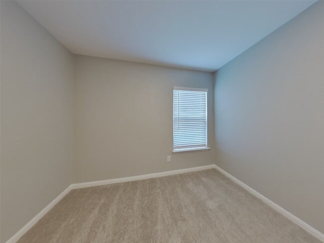 Building Photo - 23048 Shakespeare Dr