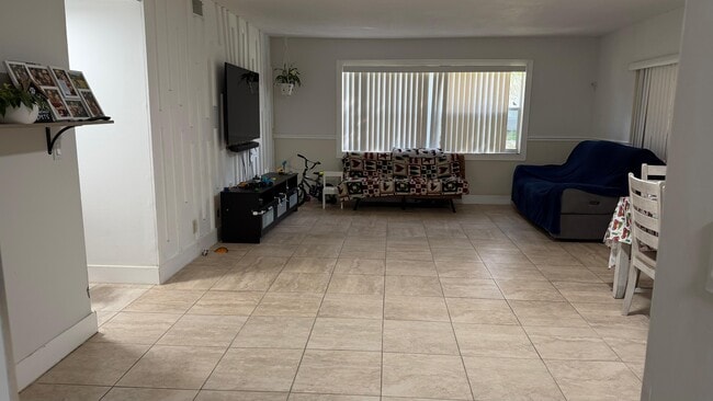 Photo - 12055 Royal Palm Blvd Unidad 12055 #4J