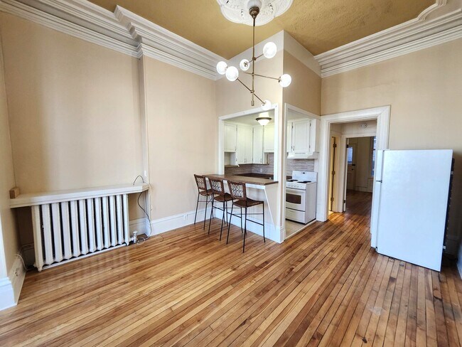 Photo - 196 King St E Unit 1