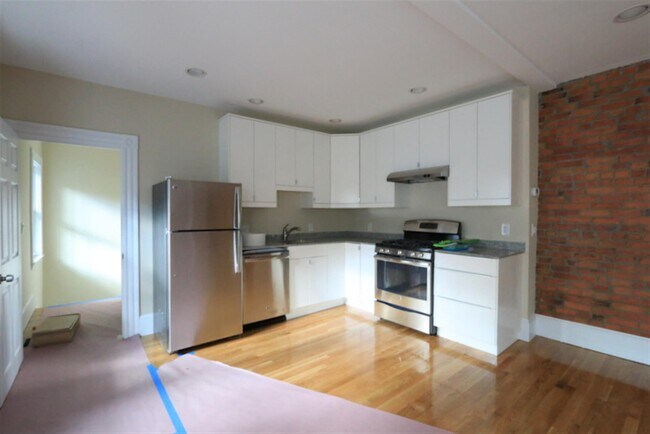 Photo - 18 Chandler St Apartments Unit #2