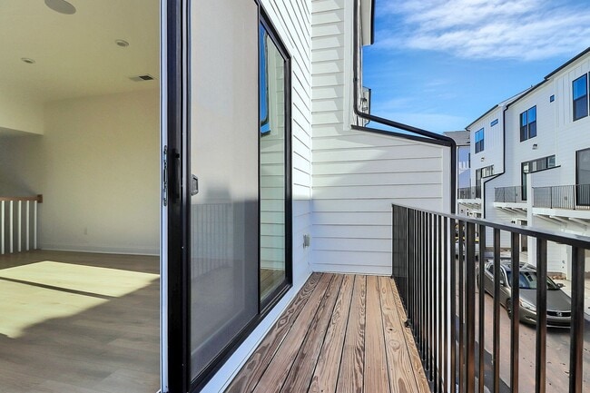 Photo - Stunning New Construction Townhome for Rent in Ballantyne