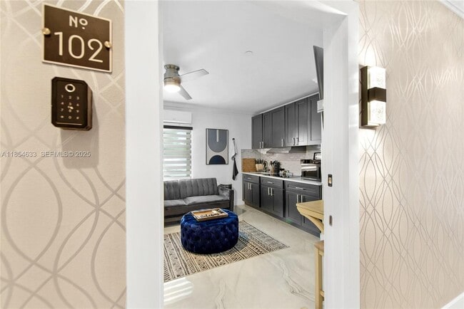 Building Photo - 91865 Overseas Hwy Unit 102