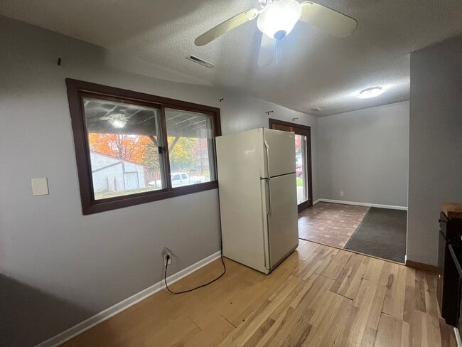 Photo - 6248-6250 45th St N