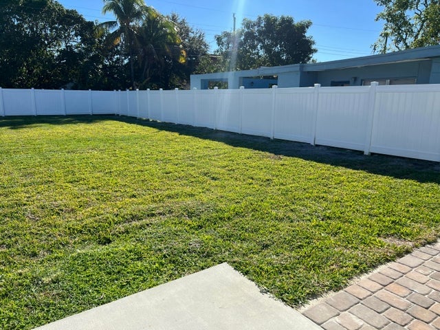 Photo - 156 NW 15th Ct