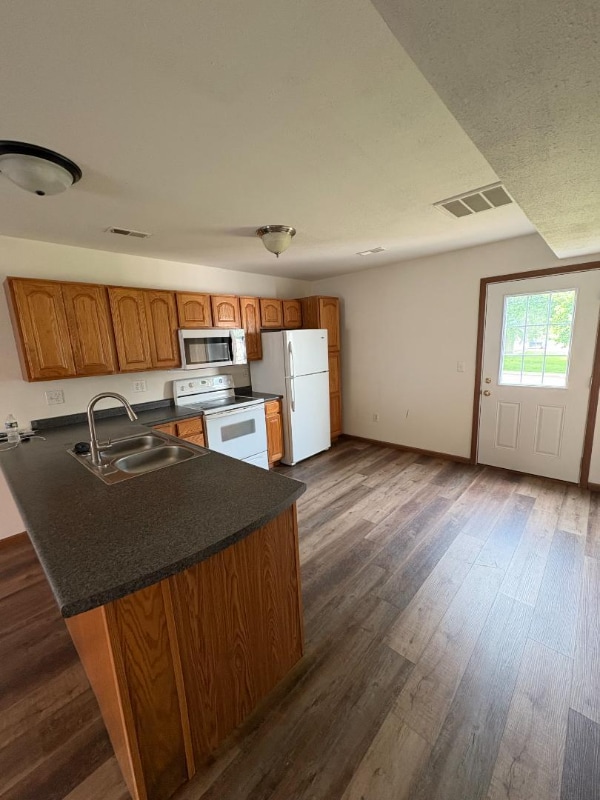 Building Photo - 100 Aldergate St Rental