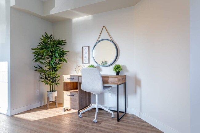 Building Photo - Maple Crest