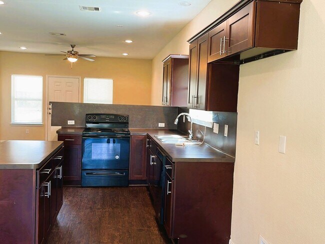 Photo - 8526 Homewood Ln Unidad A