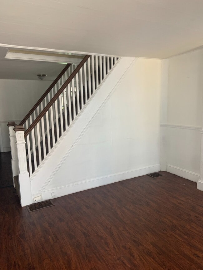 Photo - 1422 Emerick St