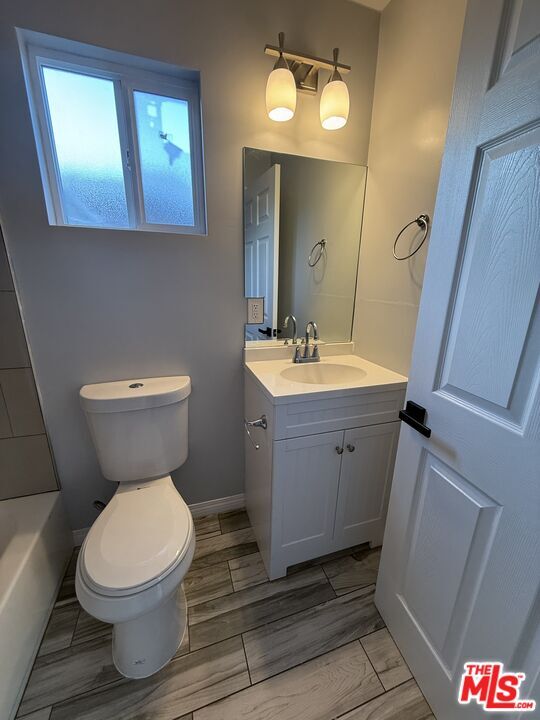 Photo - 10745 Saticoy St