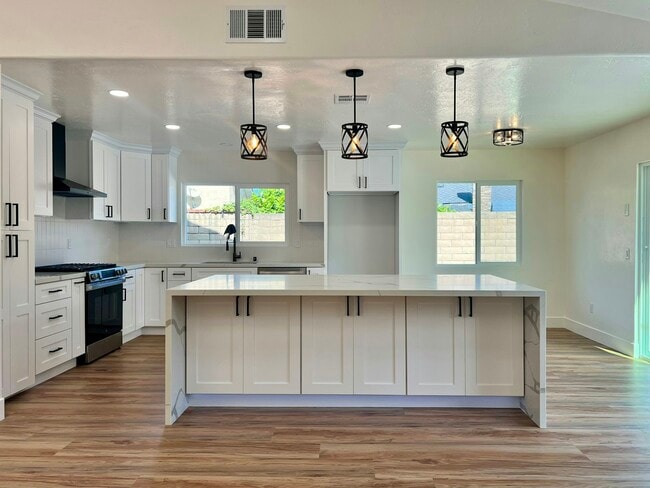 Building Photo - 17472 Bellport Cir