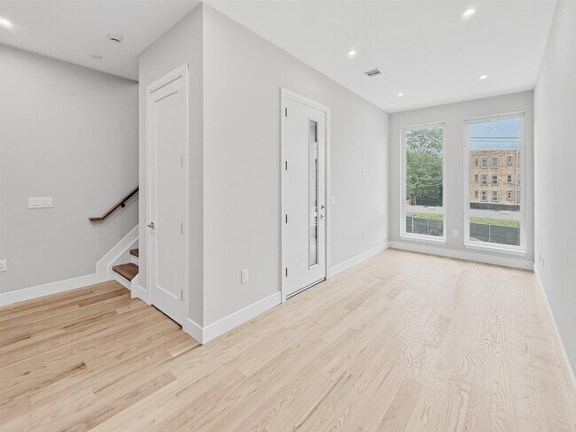 Photo - 29 Clinton Ave Unit #2-A