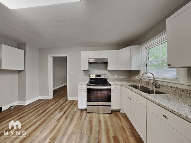 Photo - 302 Jones St