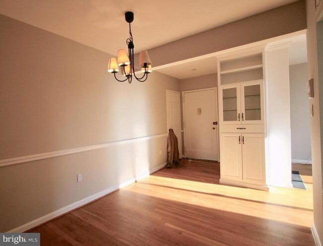 Building Photo - 2610 Tunlaw Rd NW Unit 301 Rental