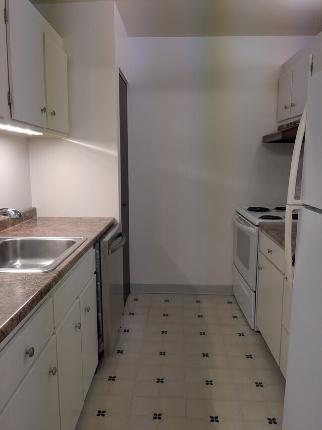 Photo - 2350 W Good Hope Rd Unit 357