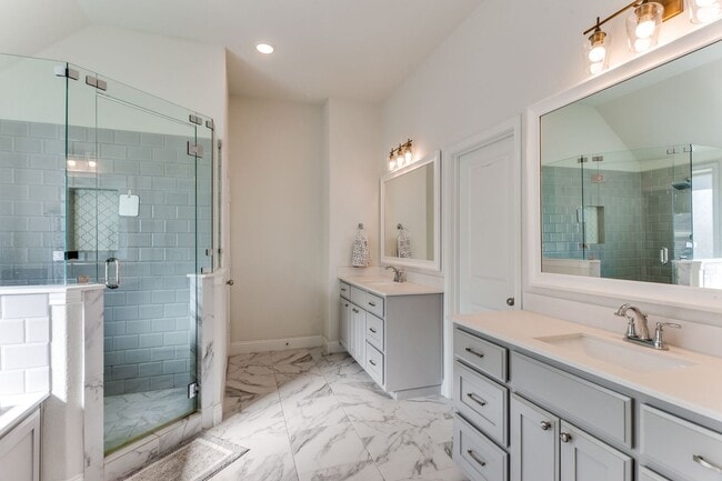 Photo - COMING SOON | Luxury Modern Farmhouse | 4 Bed / 3.5 Bath | Aledo ISD | Pet Friendly