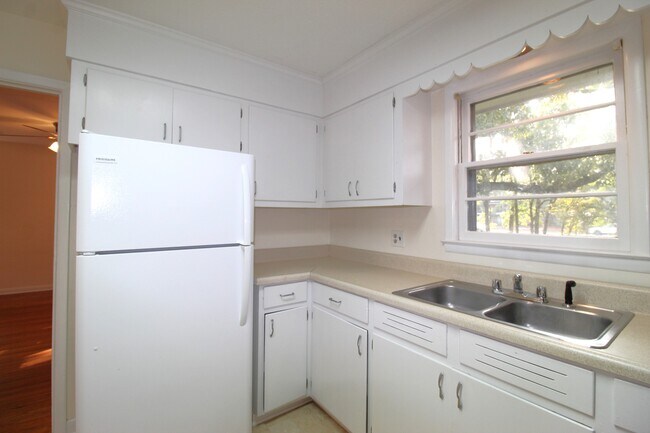 Photo - 1540 Manor Blvd