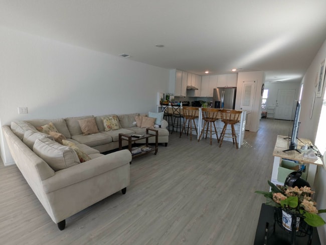 Photo - 5730 Repeating Wy