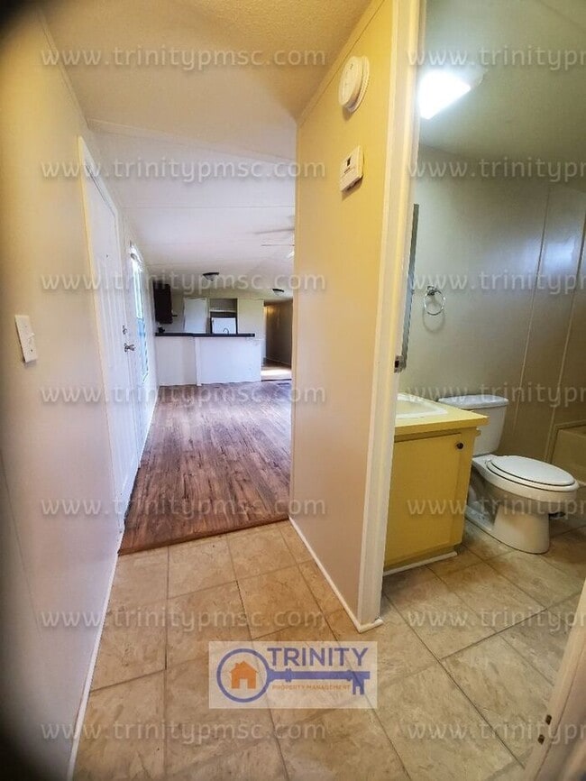 Photo - HUGE LOT! Pets welcome! 3 Bed rooms!