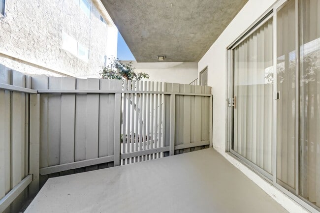 Photo - 3625 Mentone Ave Unidad 04