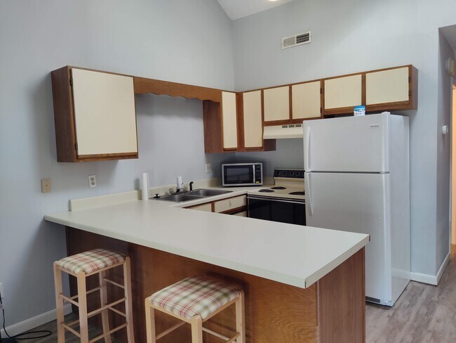 Photo - 500 Fairway Village Dr Unidad 11