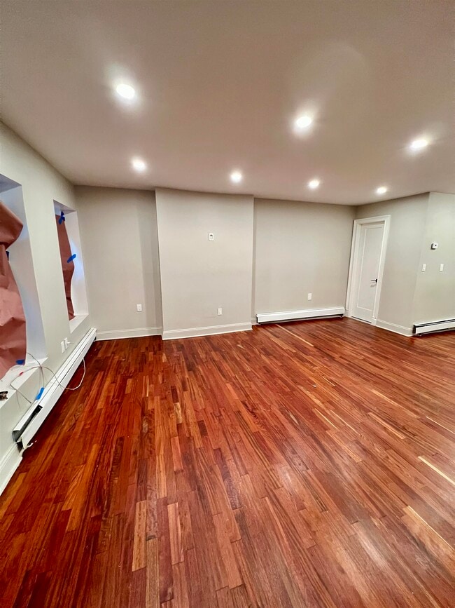 25 Whitman Ave