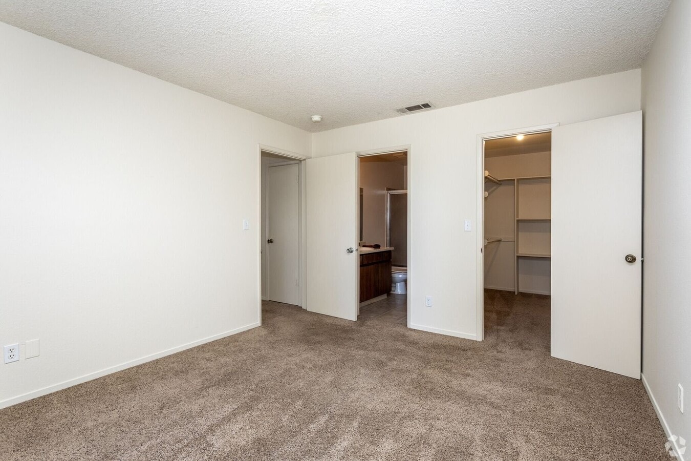 Photo - 4144 N Valentine Ave Unidad n/a