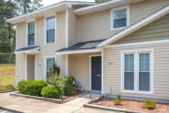 Photo - Waters Edge Town Apartments