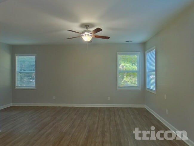 Photo - 806 Simones Ct