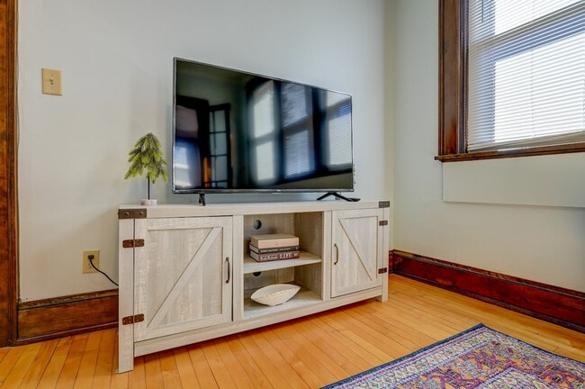 Photo - 1253 Williamson St Unidad ID1377405P