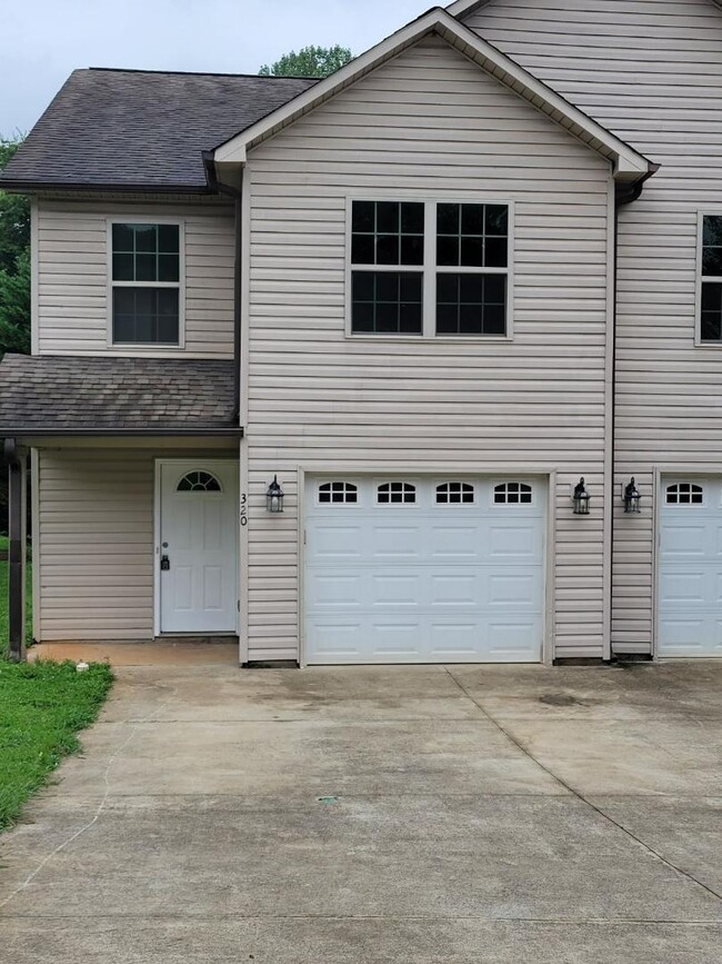 Building Photo - 320 Zach Dr Rental