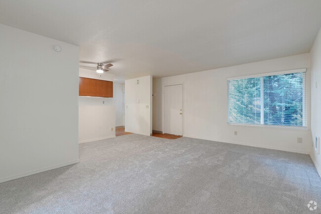 Sala de estar de 2BR, 1BA y 726SF - Raleigh Firs