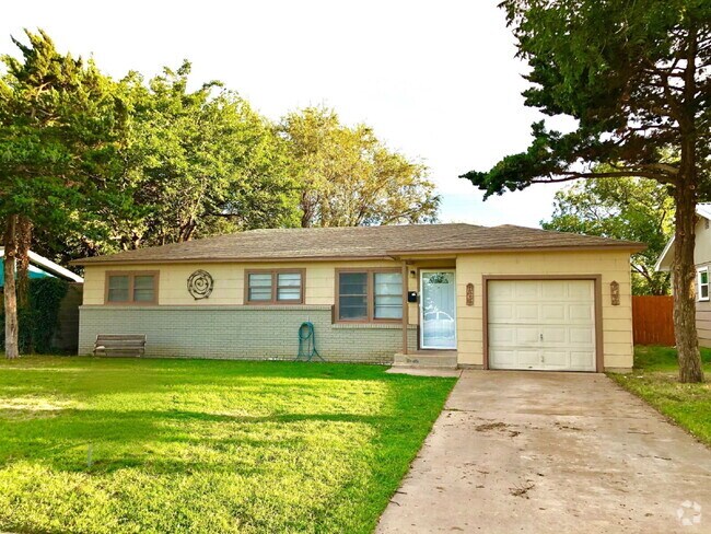 Building Photo - Cozy Three Bedroom - Maxey Park Rental