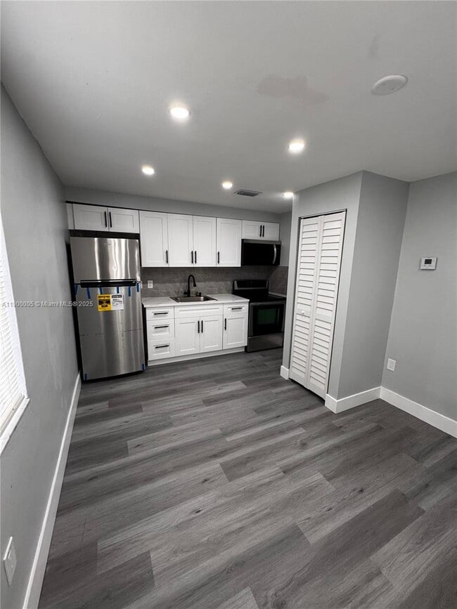 Photo - 3033 NW 32nd St Unit R