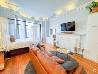 Building Photo - 337 Beacon St Unit 2 Rental
