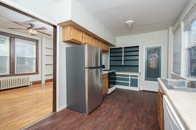 Photo - 814 Lancaster St