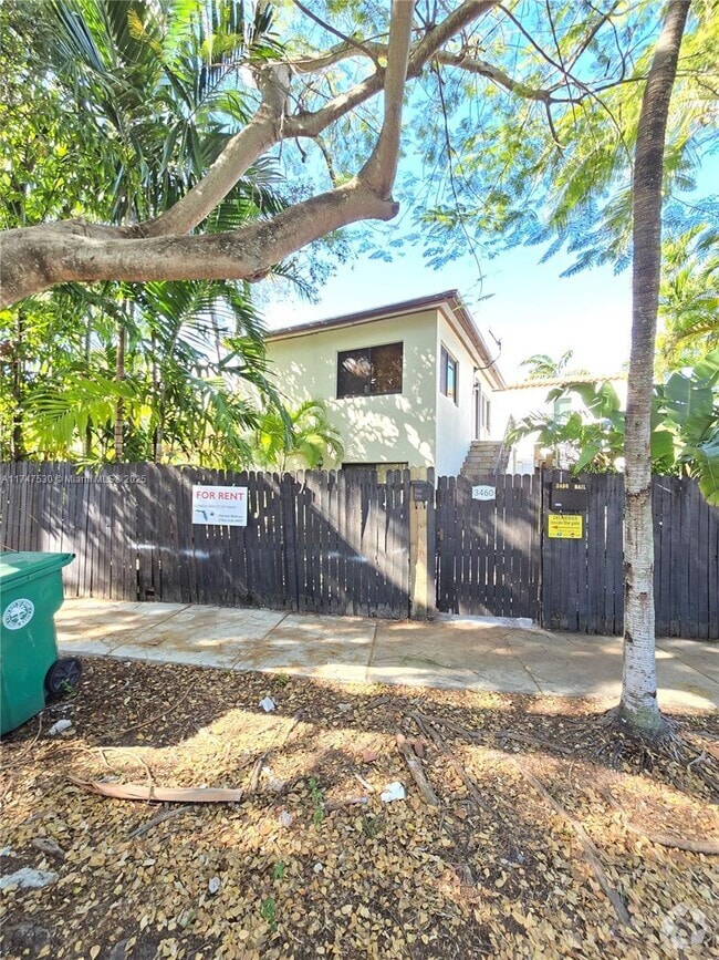 Building Photo - 1252 SW 23rd St Unit 1 Rental