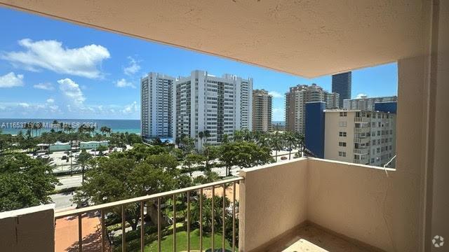 Building Photo - 1865 S Ocean Dr Unit 8N Rental