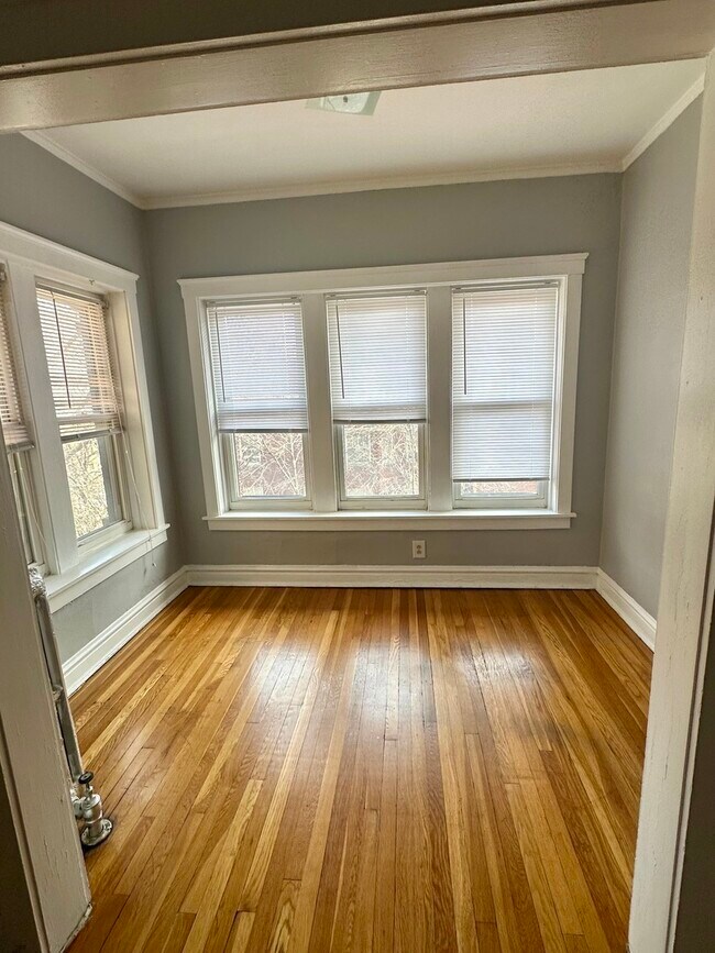 Photo - 5354 N Winthrop Ave Unidad 3RD