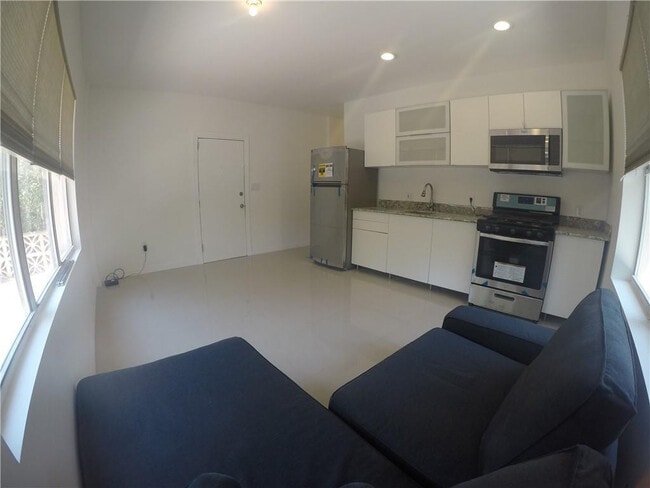 Photo - 1611 Michigan Ave Unidad 2