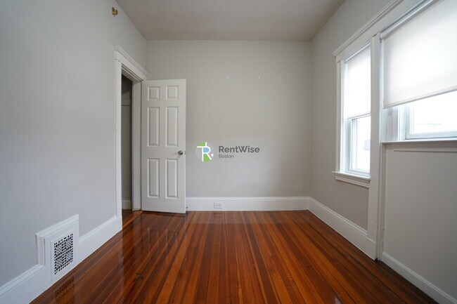 Photo - 19 Roseclair St Unit 3